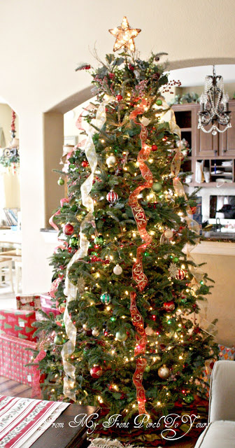 vertical ribbon on christmas tree