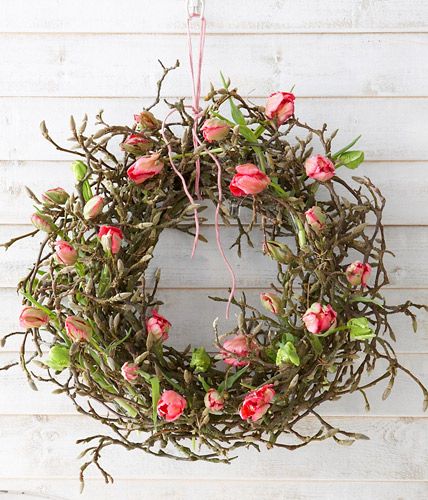 dried tulip flower wreath